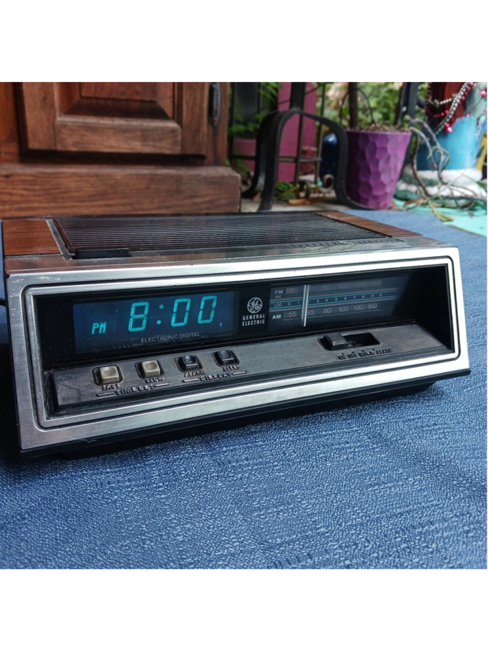 Vintage General Electric Radio Alarm Clock FM/AM Wood Grain Model 7-4659A